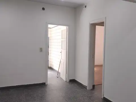 Depto Tipo Casa en Alquiler en Ramos Mejia, $ 900.000