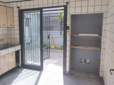Departamento tipo casa 3 ambientes en alquiler en Ramos Mejia