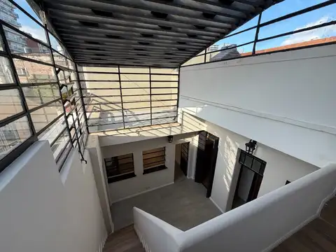 Casa de pasillo en Abasto a Estrenar