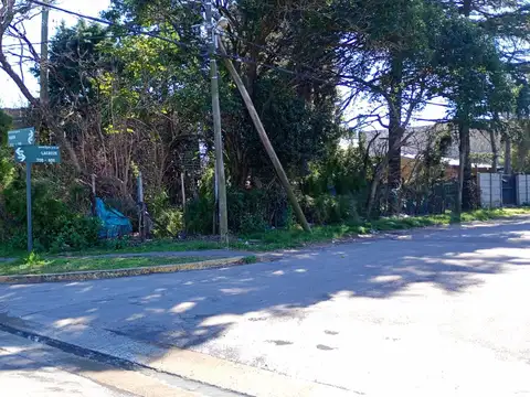Lote de 655m2, muy buena ubicación.