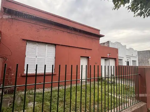 Casa 5 ambientes con 1 baño