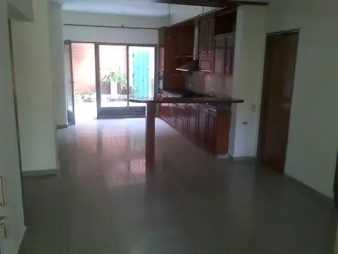 Julián De Cortázar 700, Piso pb