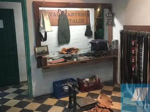 Av Senador Moron 199