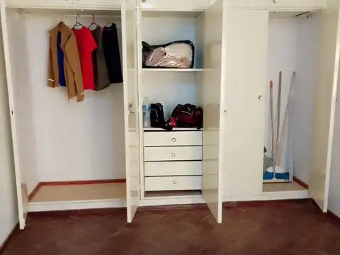 ALQUILO MONOAMBIENTE CON COCINA SEPARADA EN PLENO CENTRO
