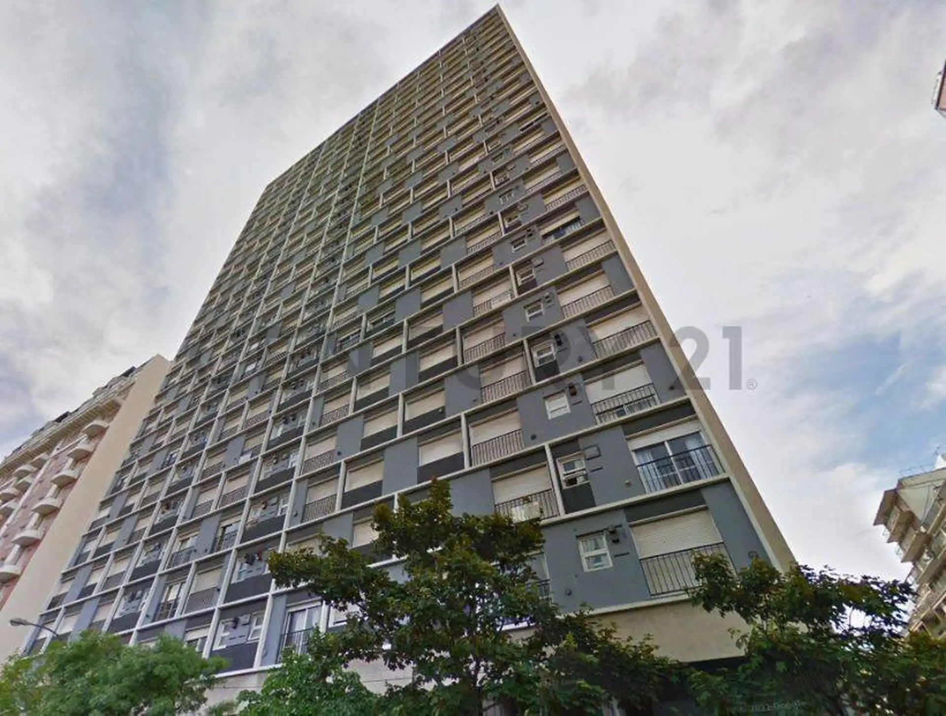 EXCLUSIVO 3 AMBIENTES EN EDIFICIO EDEN – VISTA PANORÁMICA A PLAZA COLÓN