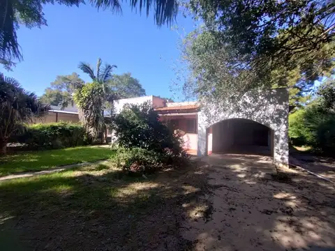 Casa en Venta con 2 cocheras