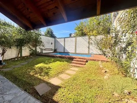 Venta casa con parque y pileta