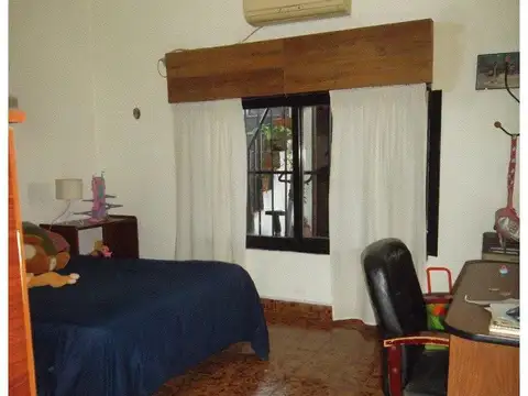 VENTA DE CASA MUTIFAMILIAR EN DOS PLANTAS ZONA JOSE LEON SUA