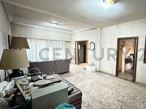 VENTA CASA 5 ambientes Flores