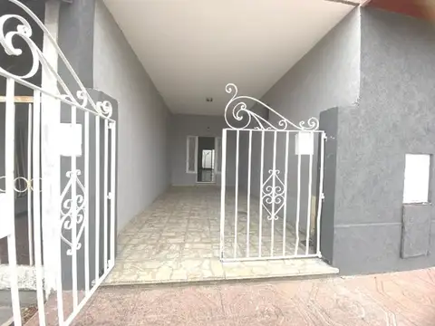 Depto Tipo Casa 3 ambientes con 2 baños