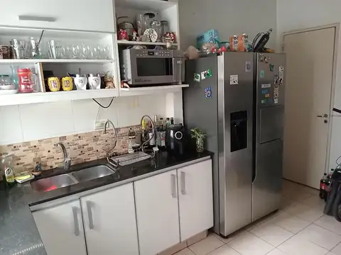 Avenida San Juan e/ Treinta y Tres Orientales y José Mármol