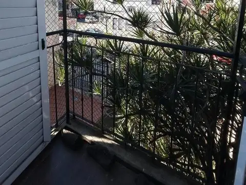 Casa en lote propio - para 2 familias - liniers