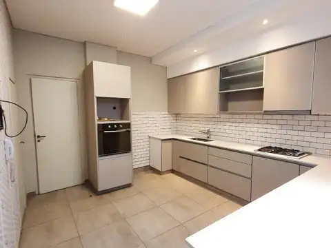 Departamento en Alquiler de 4 ambientes