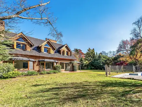 Casa Chalet  en Venta en San Carlos Country Club, Pablo Nogues, Malvinas Argentinas