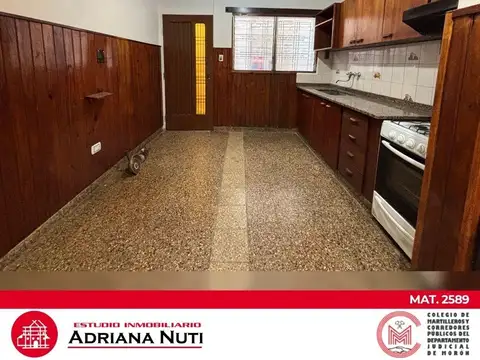 Casa 4 ambientes con 1 baño
