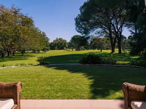 Residencia en venta de 950m2 en olivos