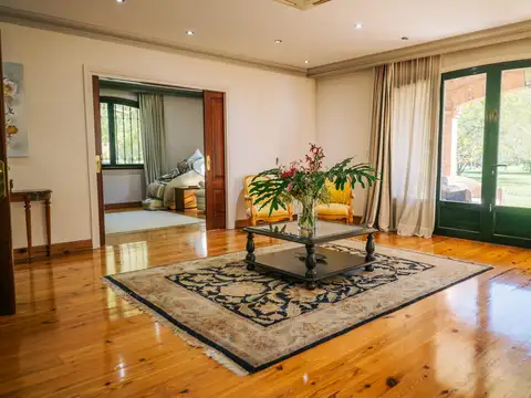 Casa en Venta en Olivos Golf Club, USD 2.800.000