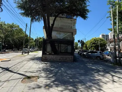 Local Comercial de 437m2 en venta y alquiler -  Wilde