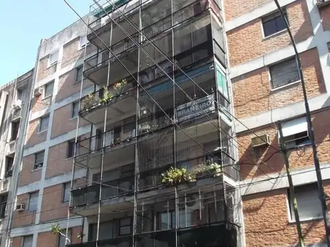 Avenida Hipólito Yrigoyen 2900, Piso 6