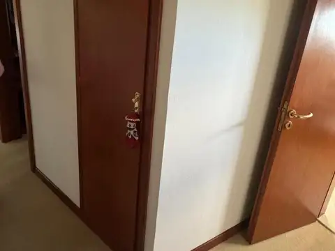 Casa en venta - 3 Dormitorios 3 Baños - Tandil