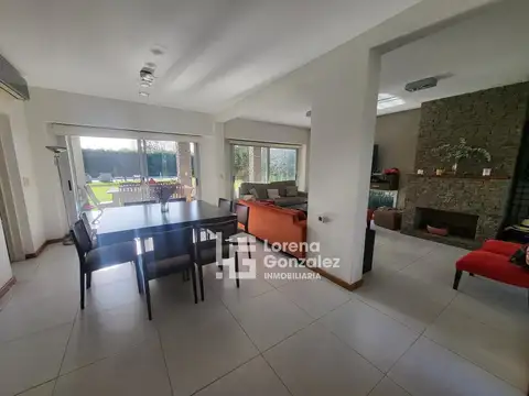 Casa 6 ambientes con 3 baños