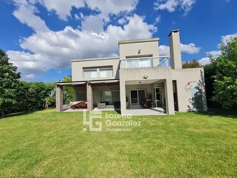 Haras Santa Maria,Casa en Venta.