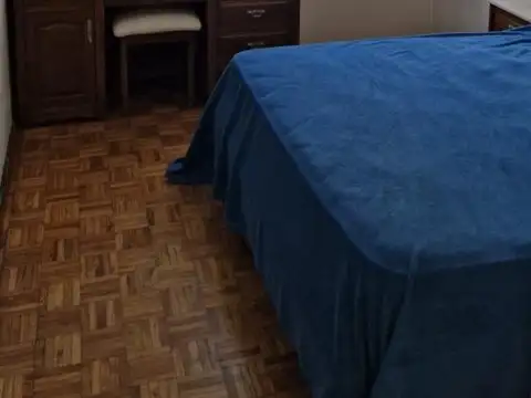 DEPARTAMENTO AMOBLADO . EXCELENTE UBICACIÓN
