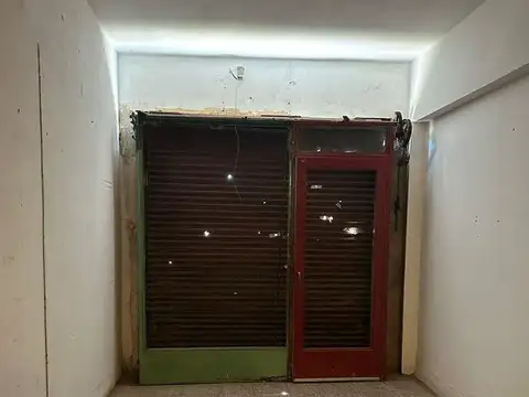 Locales Comerciales en venta - 300Mts2 - Merlo