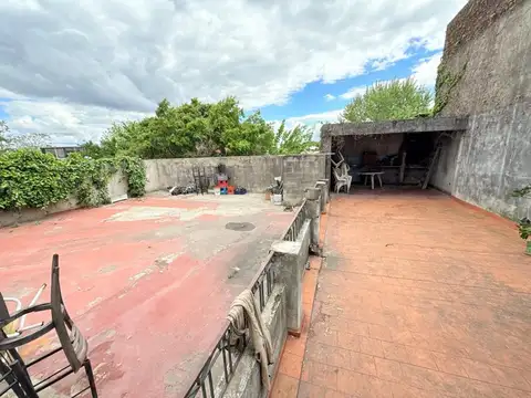 Depto Tipo Casa 5 ambientes con 2 baños