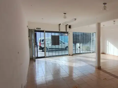 LOCAL COMERCIAL CENTRICO EN LANUS OESTE 