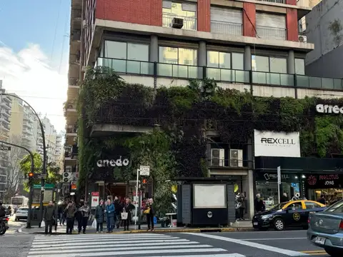 Local en Alquiler AV SANTA FE Y PUEYRREDON  en alquiler !!!