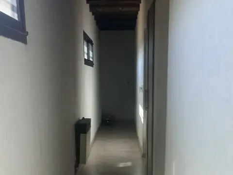 Casa 7 ambientes con 2 baños