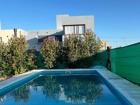 Venta amplia casa barrio tejas iv - categoria
