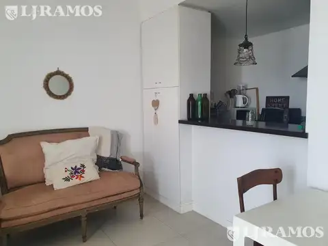 Monoambiente   cochera  en alquiler en  Tigre  centro.