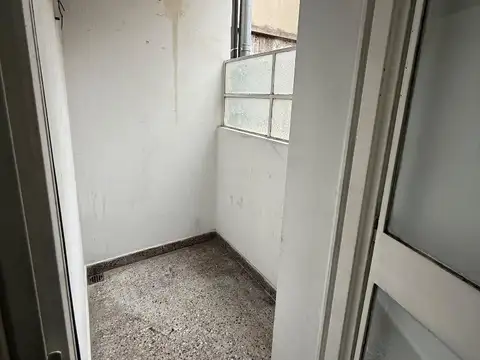 3 ambientes / 2do. piso x escalera