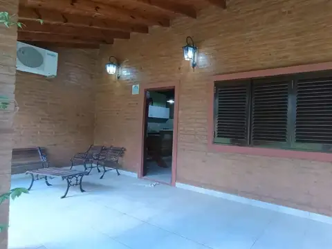 CASA DE TRES DORMITORIOS TOTALMENTE  AMUEBLADA