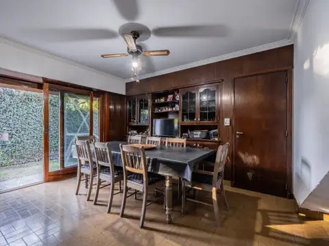 Casa · En Venta · 5 Ambientes · En Amplio Espacio Verde C/ Pileta · Barrio Bello Horizonte · Gr...
