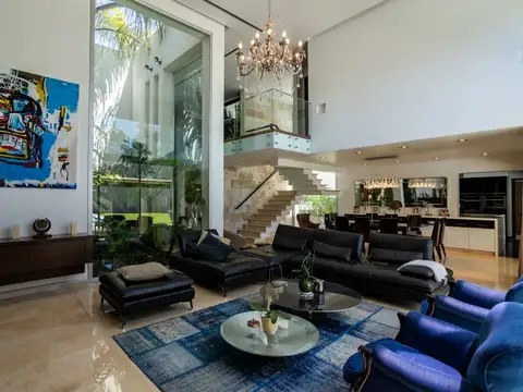 Casa en Alquiler en Quilmes, USD 3.500
