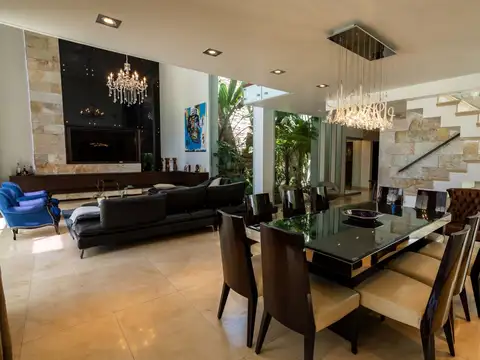 Casa 5 ambientes con 6 baños