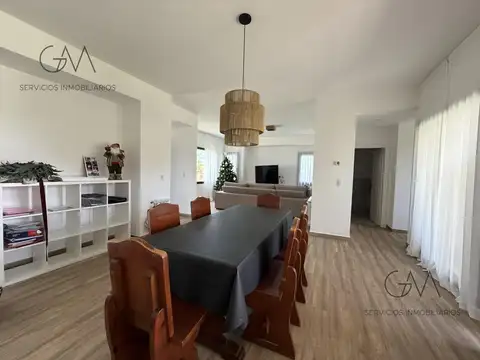 Casa 3 ambientes con 2 baños