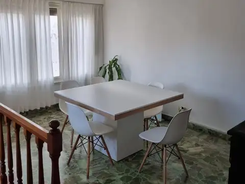 Depto Tipo Casa en Alquiler de 3 dormitorios