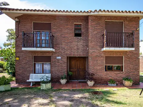 Emilio de Franco & Rio Po, Ciudad de la Costa Departamento de Canelones, 100