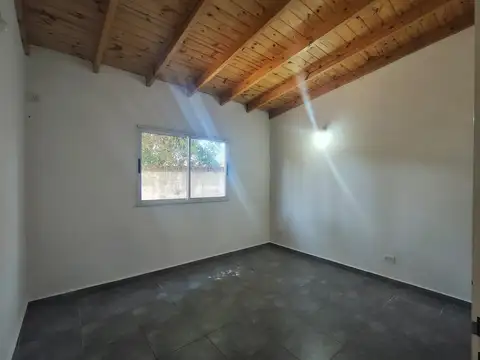 Depto Tipo Casa en Alquiler con 1 cocheras