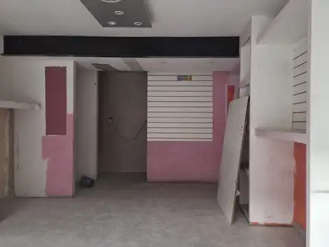 Local en Alquiler en Berazategui, $ 900.000
