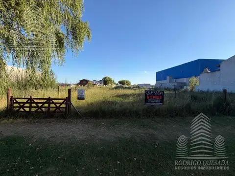 Amplio lote en Mar Del Tuyu sobre Av. 79 E/11 y 12