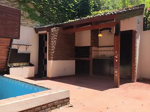Venta Casa 3 dormitorios Pileta Quincho 4 baños