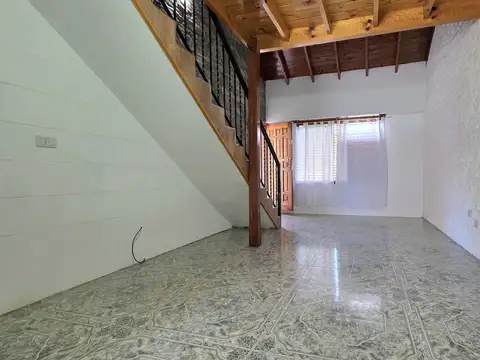 Casa 5 ambientes en Llavallol