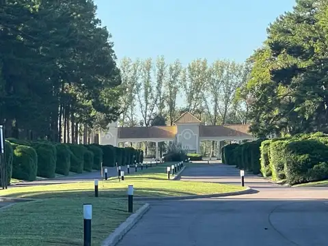 Terreno en Venta en Los Pinares Country Club, Countries y Barrios Cerrados en Exaltacion de la Cruz