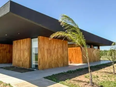 Excelente lote interno en barrio Village Plaza. Bella Vista.