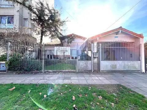 VENTA CASA 5 AMBIENTES MORENO  CENTRO APTA CREDITO ESCUCHAMOS OFERTA